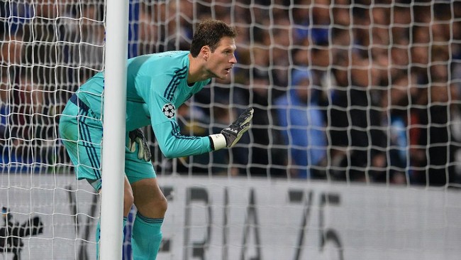 Kiper AC Milan, Asmir Begovic, menuturkan suasana 'lockdown' di Italia layaknya sebuah adegan film dan berharap situasi segera normal.