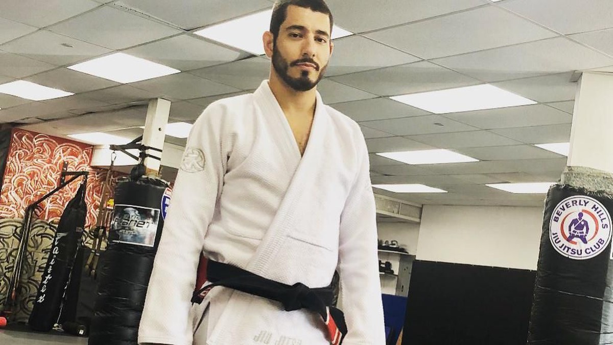 Adinda Bakrie resmi menikah dengan Vinny Di Lucia pada Minggu &lpar;15&sol;3&rpar; kemarin&period; Berikut deretan potret dan fakta tentang Vinny Di Lucia&period;