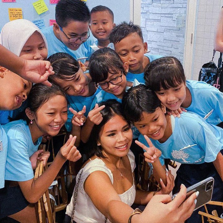 <p>Sebagai anak muda, Butet juga aktif menyuarakan tentang kesadaran terhadap kesehatan mental. Ia juga dekat dengan anak-anak. (Foto: Instagram @feliciahutapeaaa)</p>