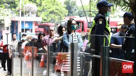 Tanggap Darurat, Anies Kembali Batasi Jadwal Transjakarta-MRT