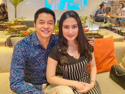 Resmi Cerai dari Adly Fairuz, Angbeen Rishi Dapat Hak Asuh Anak