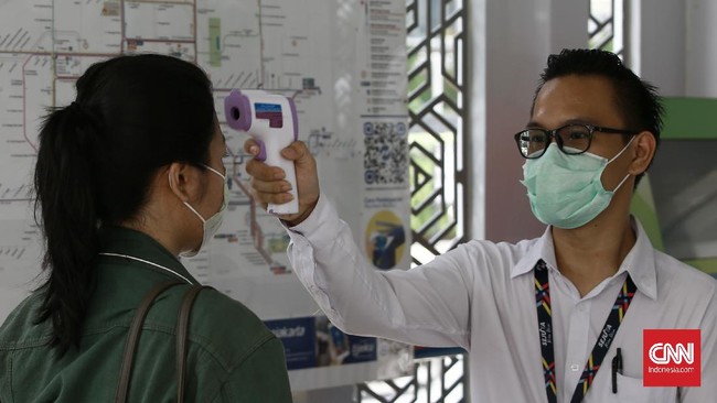 Meski demam tak lagi jadin gejala dominan Covid-19, termometer tembak atau thermo gun masih banyak digunakan saat ini. Bagaimana cara kerjanya?