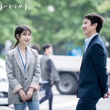 Dialog Lee Sun Kyun Saat Jadi Lawan Main IU di Drama 'My Mister' Disorot