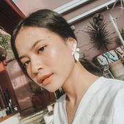 5 Rekomendasi Highlighter Murah Tapi Berkualitas, Wajah Siap On Point Nih!