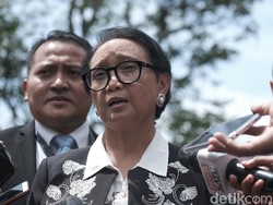 Menlu: RI Negara Ke-3 dengan Jumlah Pemberian Vaksinasi Terbesar di Asia