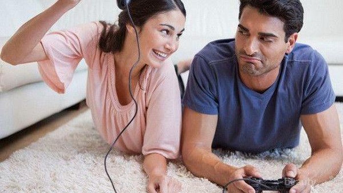 Patut Dicoba! 5 Tips Menghadapi Pacar yang Kecanduan Main Game