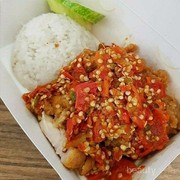 Bikin Ayam Geprek Ala Geprek Bensu di Rumah? Ini Bumbu & Resepnya!