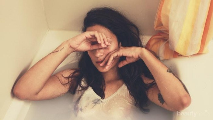 Ladies, Hadapi Quarter Life Crisis di Usia 25 Tahun dengan Tips Tentang Hidup Ini!