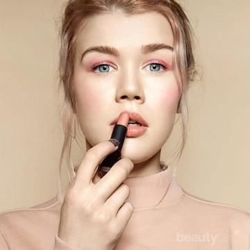 Segar dengan Trend Warna 2019, Ini 5 Rekomendasi Lipstik Lokal Nuansa Living Coral