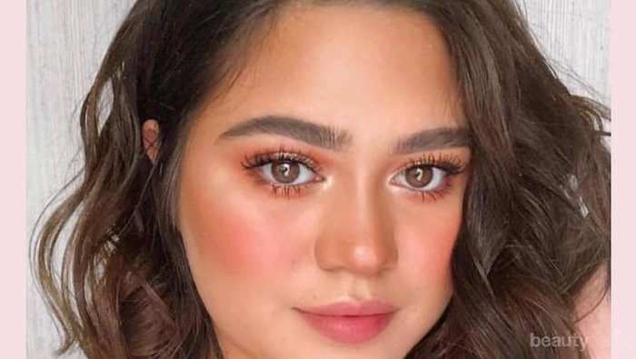 Bingung Agar Bulu Mata  Lentik? Simak Tips Ini Aja Ladies!