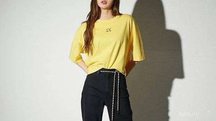 Biar Makin Hits, Contek Gaya Simple ala Lisa Blackpink Ini Ladies!