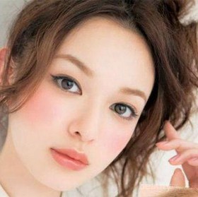 6 Eyeshadow Pallete Warna Cantik untuk Office Look di Bulan Ramadan
