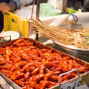 Rekomendasi Jajanan Street Food Korea di Jakarta yang Siap Menggoyang Lidah, Dijamin Halal!