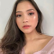 Biar Gak Lebay, Ini Tips Memakai Highlighter agar Wajah Semakin Glowing dan Fresh