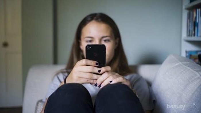 [FORUM] Merasa risih ga girls kalau punya pacar yang hobbynya ngecekin chat kamu?