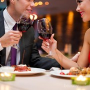 Tetap Romantis Bersama Pasangan, 5 Makanan Ini Sebaiknya Kamu Hindari Saat Kencan