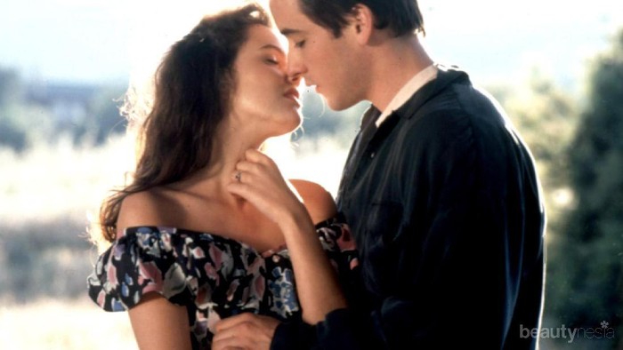 Cara Berciuman Ternyata Bisa Dilihat dari Zodiak, Lho!