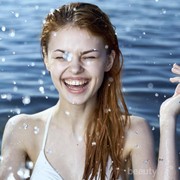 Riasan Bebas Luntur Saat Berenang, Coba 6 Produk Makeup Waterproof Ini
