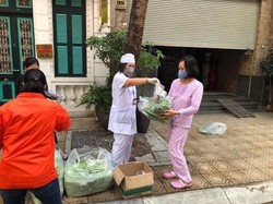 Pemerintah Vietnam Bagikan Makanan Gratis Selama Masa Karantina Virus Corona