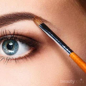 Rekomendasi Eyebrow Brush Terbaik untuk Dapatkan Bentuk Alis yang Sempurna