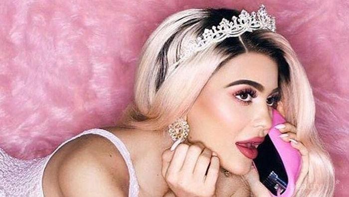 Selain Kylie Jenner, Ini 7 Artis Internasional Pakai Karya Masterpiece Desainer Indonesia Rinaldy Yunardi