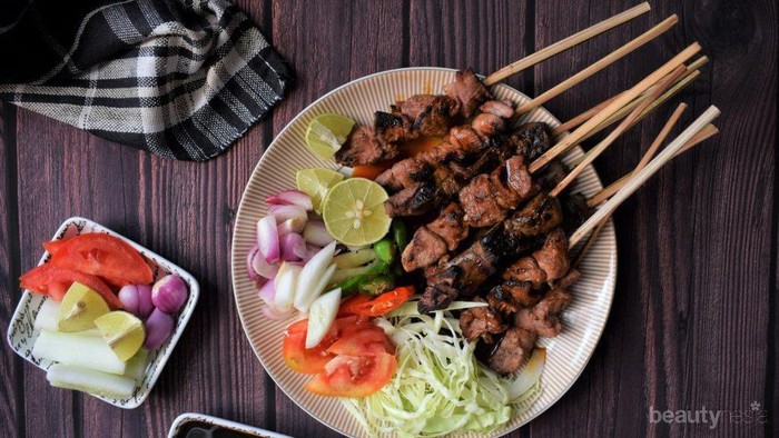 [FORUM] Ada yang suka makan sate kambing pake bumbu kacang kayak aku gak??