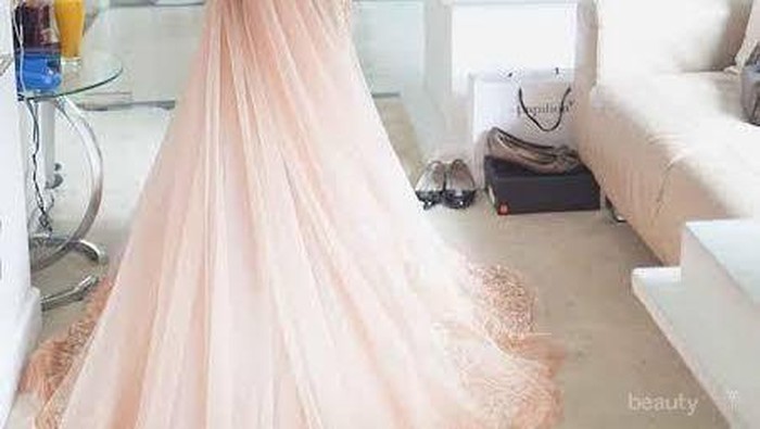 Cantik nan Menawan! Intip Yuk, 4 Model Vera Kebaya Pengantin untuk Hari Istimewamu!