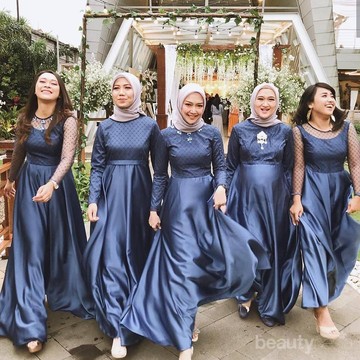 Cari Tahu, 4 Bahan yang Nyaman untuk Bahan Busana Bridesmaid