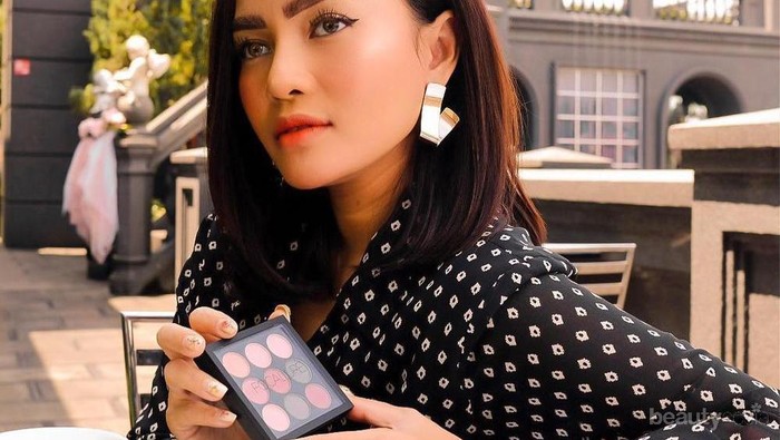 Wajib Follow! 5 Vlogger Paling Eksis Ini Biar Nggak Ketinggalan Informasi Seputar Kecantikan