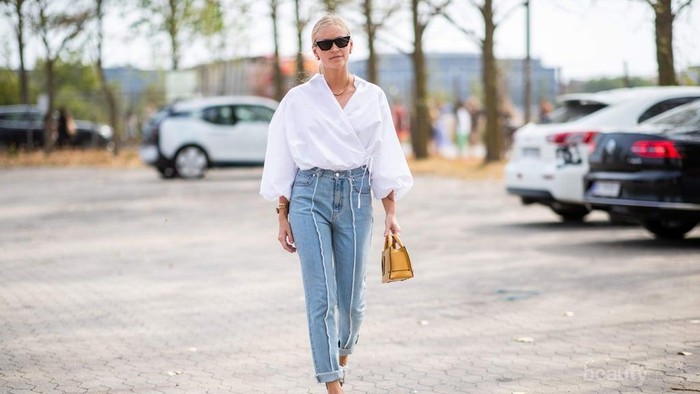 Super Kece! 8 Inspirasi Gaya Musim Panas dengan Jeans, Mana Favorit Kamu?