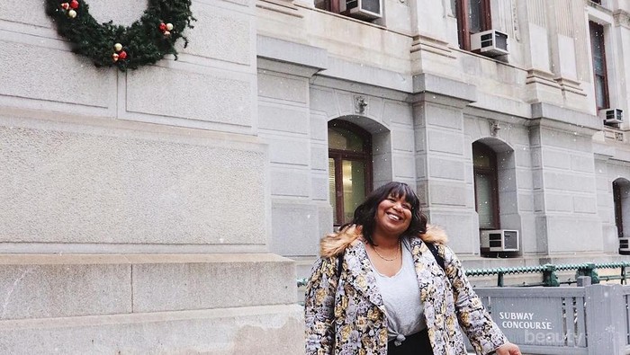 10 Ide Jenius Ubah Kaos Jadi Lebih Kece, SIap Sempurnakan Penampilan!