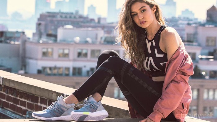 7 Merek Sneakers yang Digandrungi Wanita Tahun 2019