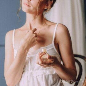 5 Aroma Parfum Wanita yang Bikin Pria Tergila-gila, Mau Coba?