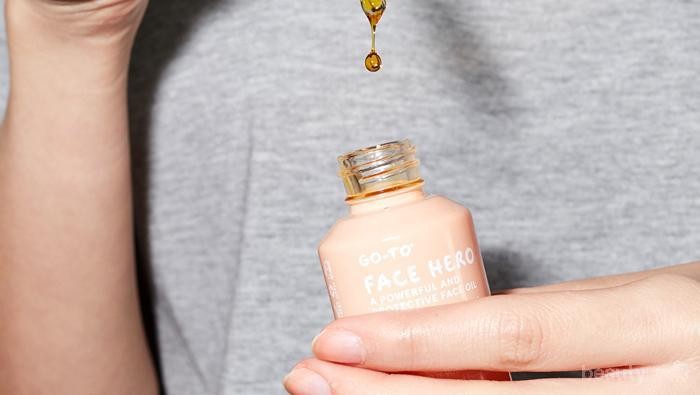 Untuk Manfaat Optimal, Begini Cara Pakai Face Oil yang Benar