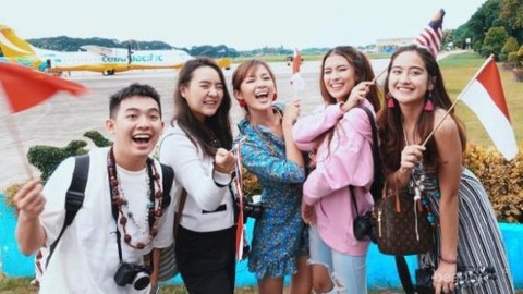 5 Travel Influencer Indonesia Yang Wajib Kamu Follow Di Instagram Jadi Pengen Liburan 5 Travel Influencer Indonesia Yang Wajib Kamu Follow Di Instagram Jadi Pengen Liburan