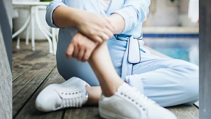 5 Outfit Ini Tunjukkan Celana Jeans adalah Andalan Nagita Slavina Sehari-hari