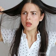 Praktis, 5 Cara Atasi Rambut Lepek Seharian