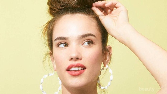 5 Tutorial Gaya Rambut Messy Bun untuk Tampil di Berbagai Acara