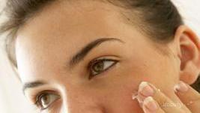 Optimalkan Penyerapannya, Ini Cara Pakai Vitamin A yang Benar di Wajah