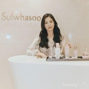 Tampil Cantik Bersinar, Ternyata Ini Skincare Andalan Song Hye Kyo!