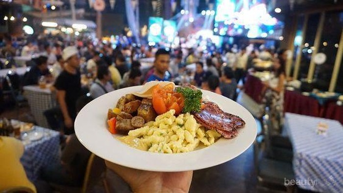 Menjelajah Restoran Street Food di Jakarta, Harga Murah Rasa Bikin Nagih!
