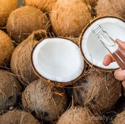 Buat Pori Tersumbat, Alasan Mengapa Sebaiknya Tidak Pakai Minyak Kelapa