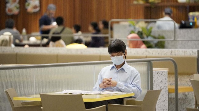 Singapura larang kunjungan WNA untuk cegah penularan virus corona sampai kasus Covid-19 pertama di Myanmar.