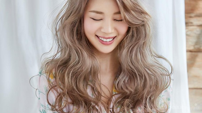 Cantik Seperti Artis K Pop Wanita  Coba 3 Warna  Rambut  