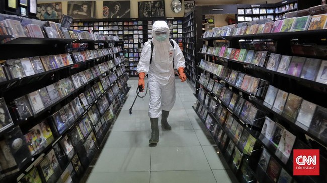 Pembatasan kegiatan usaha dilakukan untuk mengurangi risiko penyebaran virus corona. Langkah ini juga sejalan dengan imbauan work from home.