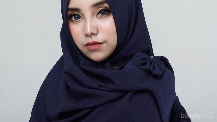 Mengenang Gaya Busana Salmafina Sunan dengan Hijab Syar I yang Santun