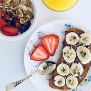 5 Makanan Sehat yang Mampu Redakan Stres Kamu