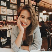 5 Inspirasi Fashion Kulit Sawo Matang ala Aurel Hermansyah