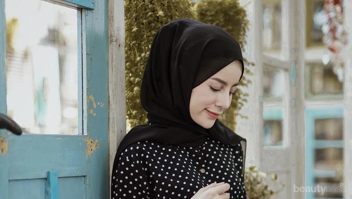 5 Kemeja Bermotif yang Wajib Hijabers Punya, Anti Mati Gaya!