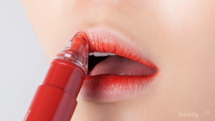 [FORUM] Kenapa ya aku pake liptint gak pernah bisa rata? Ada yang punya tips?